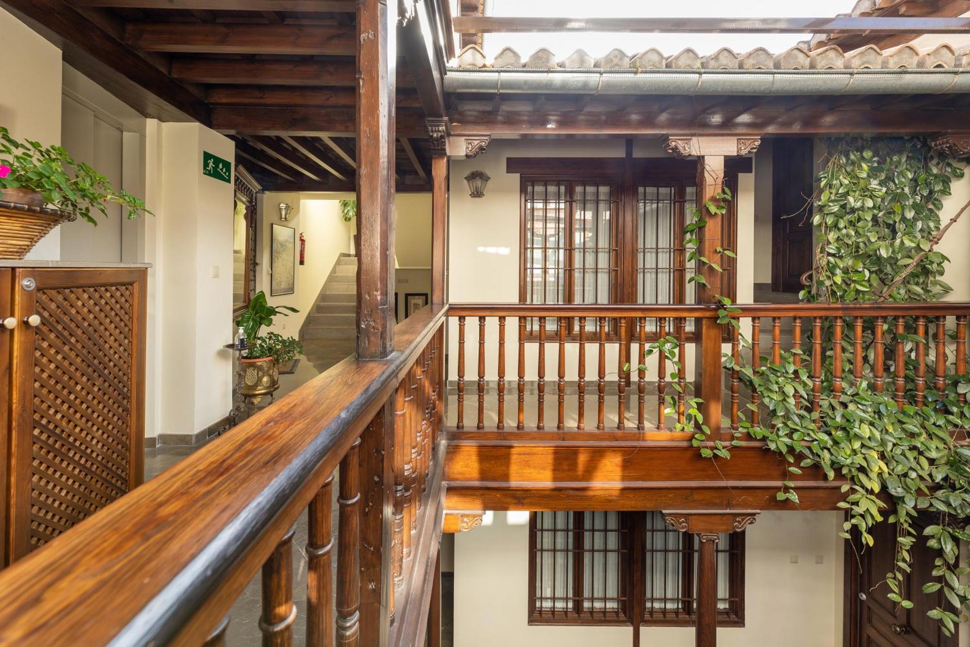 Apartamentos En Pleno Centro, Aljibe Rodrigo Del Campo 2C Granada Eksteriør billede